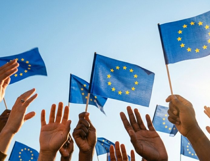 الهجرة إلى أوروبا بدون فيزا عمل 2026 | دول تسمح بتغيير الإقامة بعد الوصول