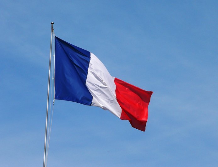 فرنسا تطلق برنامج “الهجرة الدائرية” لاستقطاب العمال العرب بعقود موسمية منظمة