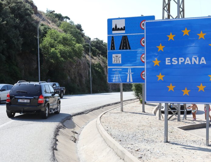 إسبانيا تعترف برخصة السياقة المغربية 2026: فرص عمل جديدة لسائقي الشاحنات برواتب تصل 1800€